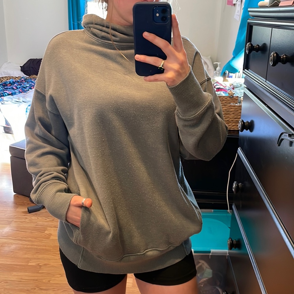 AE pullover